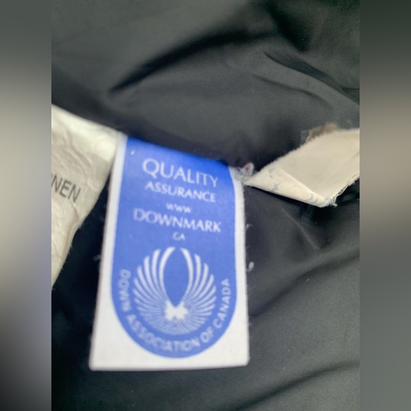 Canada Goose montebello parka in military green - Picture 9 of 10